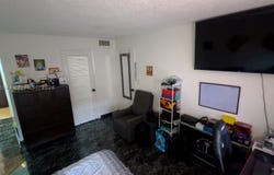 1900 W 68th St, Hialeah, FL 33014
