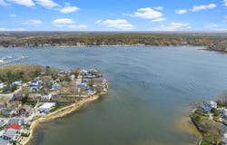 8 Cottage St, Wareham, MA 02571