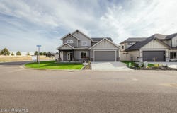 8517 N Avalanche Ln, Hayden, ID 83835