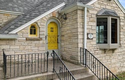 2000 Summit Ave, Waukesha, WI 53188