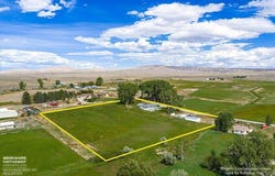 15 Manning Rd, Cody, WY 82414