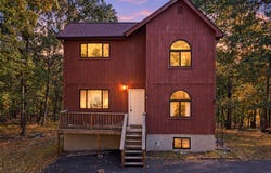 195 Mallard Lane, Bushkill, PA 18324