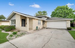 5911 W 125th Place, Alsip, IL 60803