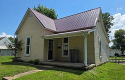909 E Vincennes Street, Linton, IN 47441