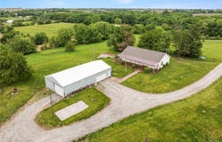9226 427 Road, Savannah, MO 64485
