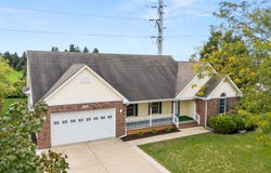 1338 Foxbend Drive, Sycamore, IL 60178