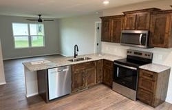 412 N Cherokee Trail, Clever, MO 65631