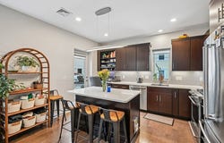 7 Howard St, Salem, MA 01970