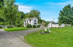 131 Ole Mill Dr, South Bend Twp, PA 15774