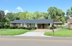 1584 Vance Road, Grenada, MS 38901