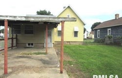 534 E MAPLE Street, Canton, IL 61520