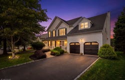 36 Bluebird Way, Raritan Boro, NJ 08869-1028