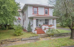 320 S 4th St, Moberly, MO 65270
