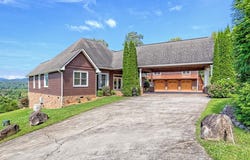 340 Autumn Trail, Franklin, NC 28734