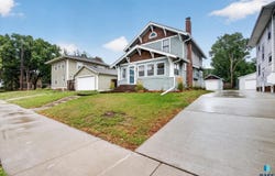 1606 S Center Ave, Sioux Falls, SD 57105