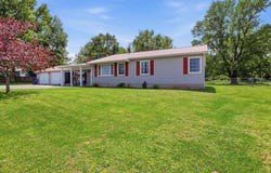 951 N Maple Street, Buffalo, MO 65622