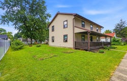 1911 S 10th St, Burlington, IA 52601