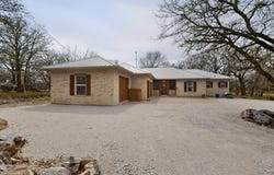 185 Silver Lakes Drive, Sunset, TX 76270