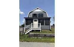 11 Boylston St, Acushnet, MA 02743