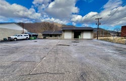 15095 MacCorkle Avenue, Cabin Creek, WV 25035