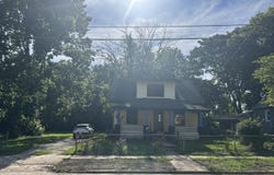 429 S Broadway Avenue, Springfield, MO 65806