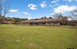 2320 Grangeway Rd, Marshall, TX 75672