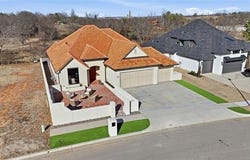 679 W 113th Court S, Jenks, OK 74037