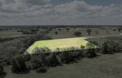 235 Winn Haven, Round Top, TX 78954