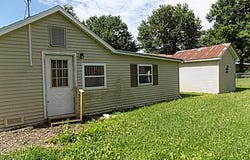 227 E Garfield Avenue, Seymour, MO 65746