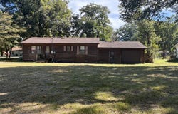 302 Maxine St, East Prairie, MO 63845