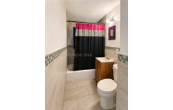 5632 SW 39th St, West Park, FL 33023