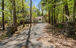138 Sandstone Drive, Dingmans Ferry, PA 18328