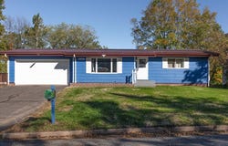 1109 16th Avenue E, Menomonie, WI 54751