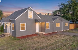 2010 E 1ST Ave, Albany, OR 97321