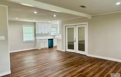 911 Crestview Dr S, Atlanta, TX 75551