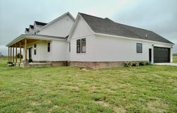 6139 Highway Dd, Seneca, MO 64865