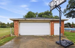 8100 Cedar Brook Dr, Louisville, KY 40219