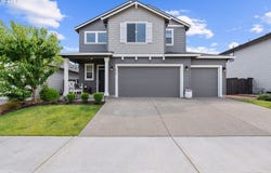 8713 N 5TH St, Ridgefield, WA 98642