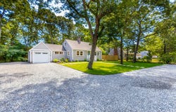 888 Phinneys Lane, Centerville, MA 02632