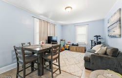 30 Rockview Ter, North Plainfield Boro, NJ 07060-4514