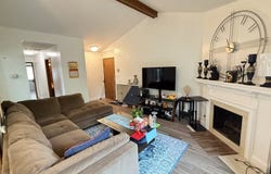 200 Brookside Lane, Willowbrook, IL 60527