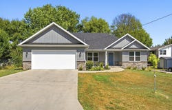 3141 E Iroquois Street, Springfield, MO 65804