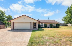 605 Angel Fire Drive, Hewitt, TX 76643