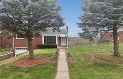 434 Macassar Dr, Pittsburgh, PA 15236