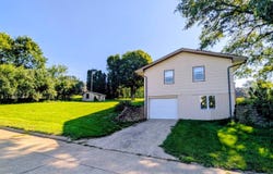 1002 N Division St, Audubon, IA 50025