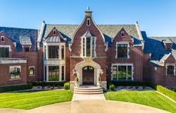 6052 E Summit View Drive, Springfield, MO 65809