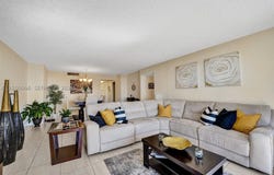 2500 Parkview Dr, Hallandale Beach, FL 33009