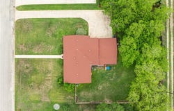 908 S Laurel Avenue, Luling, TX 78648