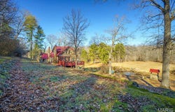 385 V Highway, Davisville, MO 65566