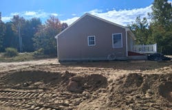 1122 Post Road, Bowdoinham, ME 04008